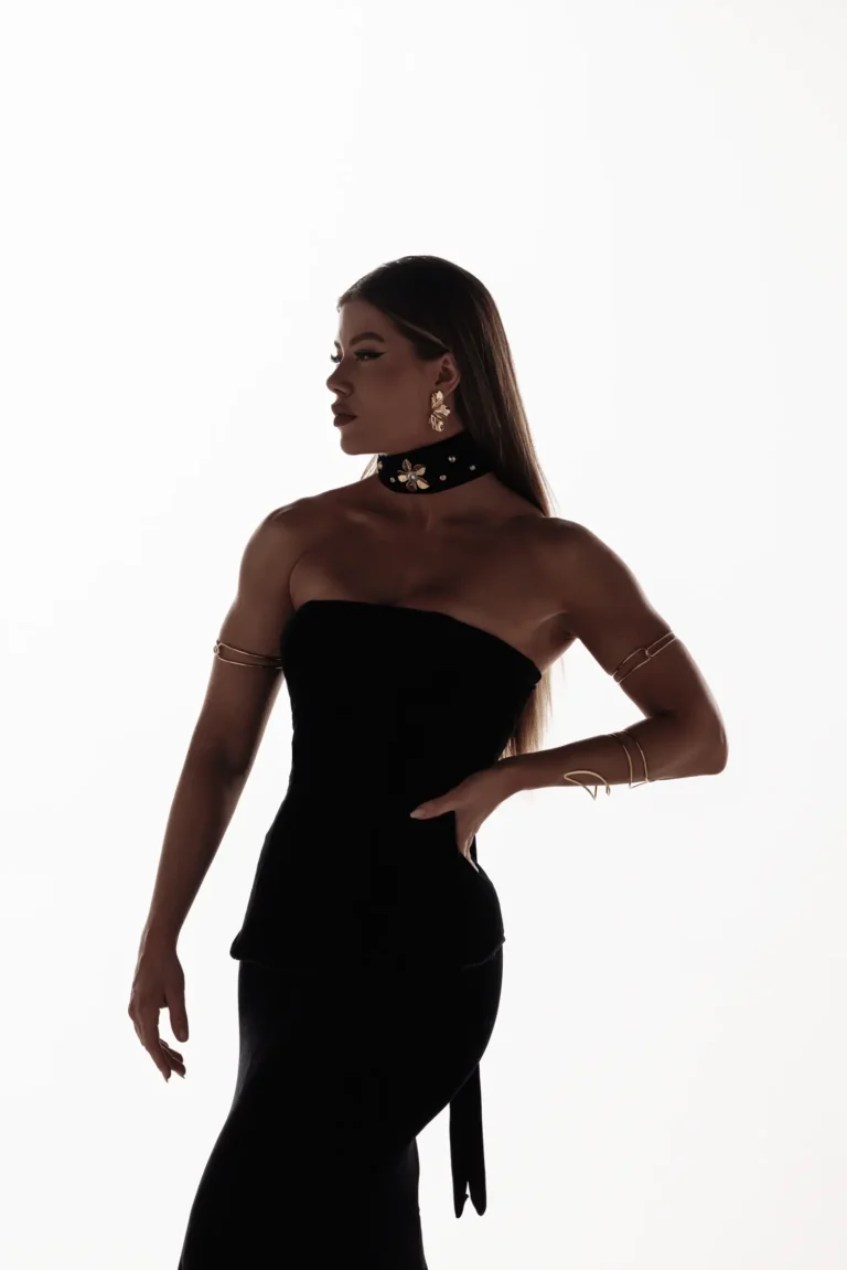 Red Carpet — Fashion & Beauty editorial by Camila Borella for VOUS Magazine