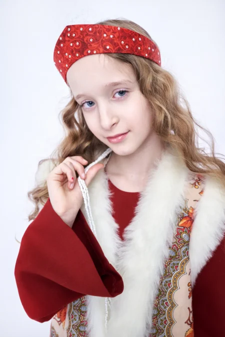 Russian beauty — Teen editorial by Катерина Куцева for VOUS Magazine