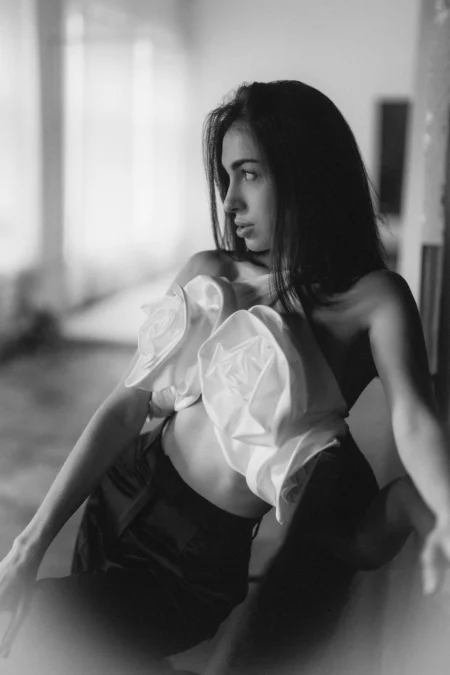 Glam flowers — Fashion & Beauty editorial by Katia Petrova for VOUS Magazine