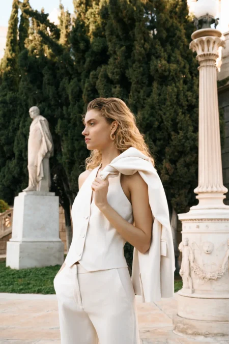 Pallas Athena — Fashion & Beauty editorial by Chantal van den Broek for VOUS Magazine