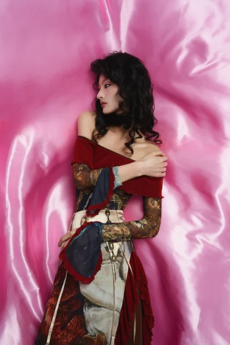 Silk dreamland — Portrait editorial by Angie Zhong for VOUS Magazine