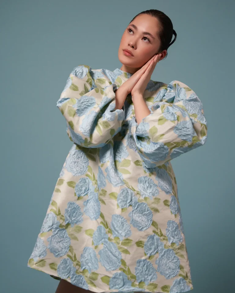 Summer portrait — Portrait editorial by Lily for VOUS Magazine