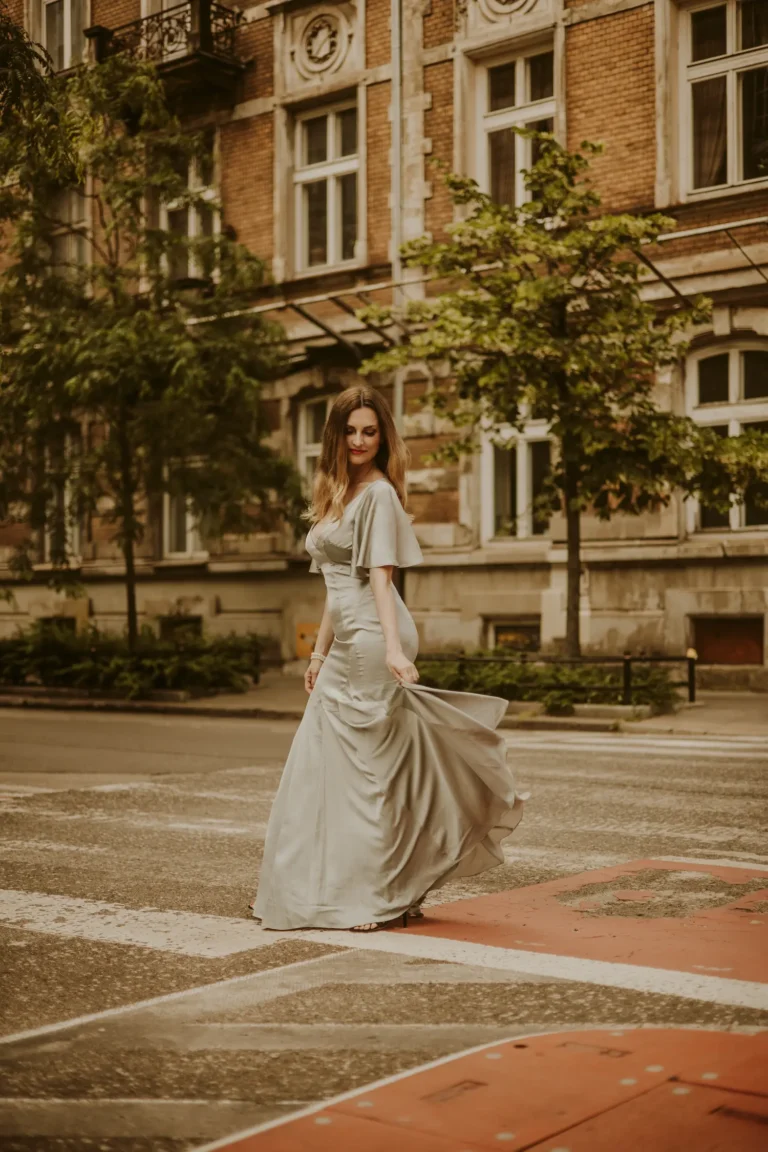 Dancing in the street — Street editorial by Anna Saczawa for VOUS Magazine