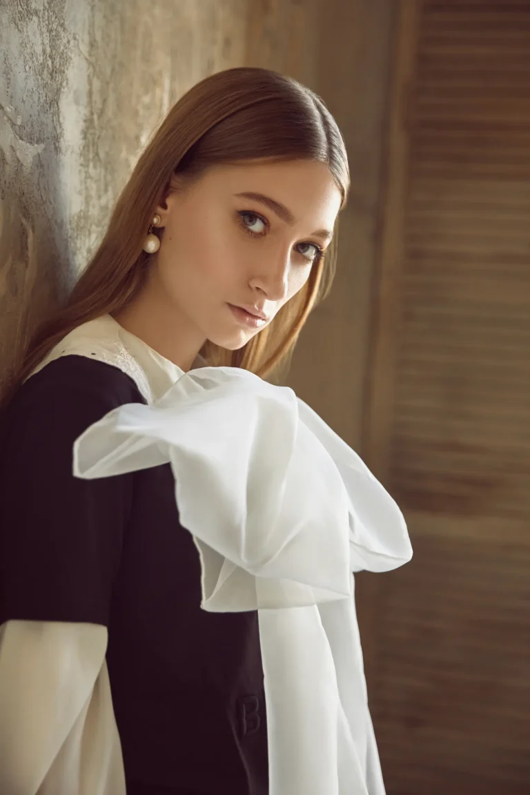 Easy elegance — Creme de la Creme editorial by Elena Kipa for VOUS Magazine
