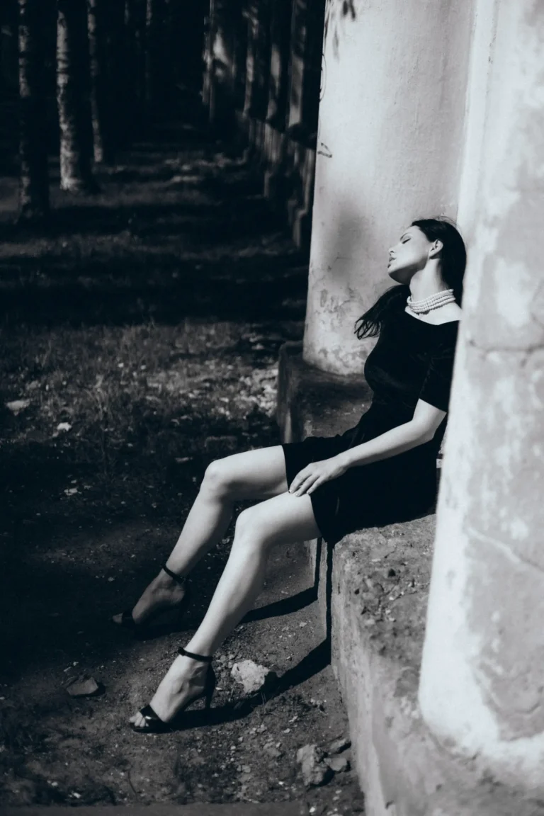 Liza — Portrait editorial by Olga Koba for VOUS Magazine