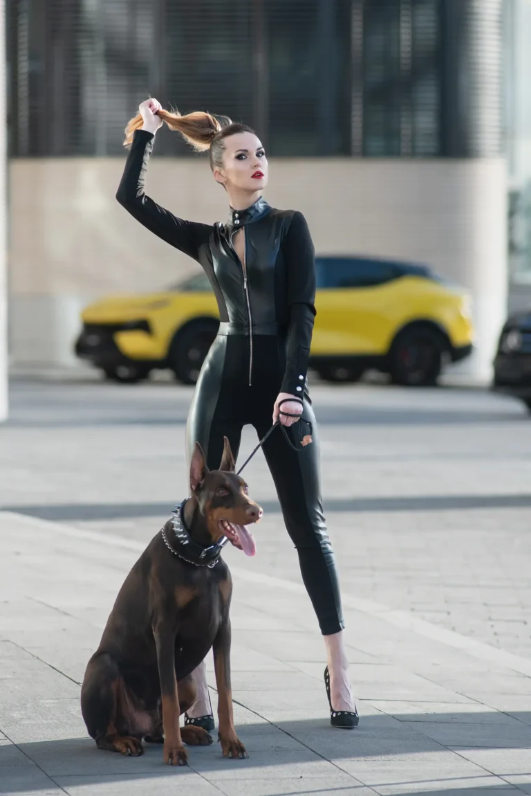 Street photo with Doberman — Street editorial by Photographer T.semionova_photo for VOUS Magazine
