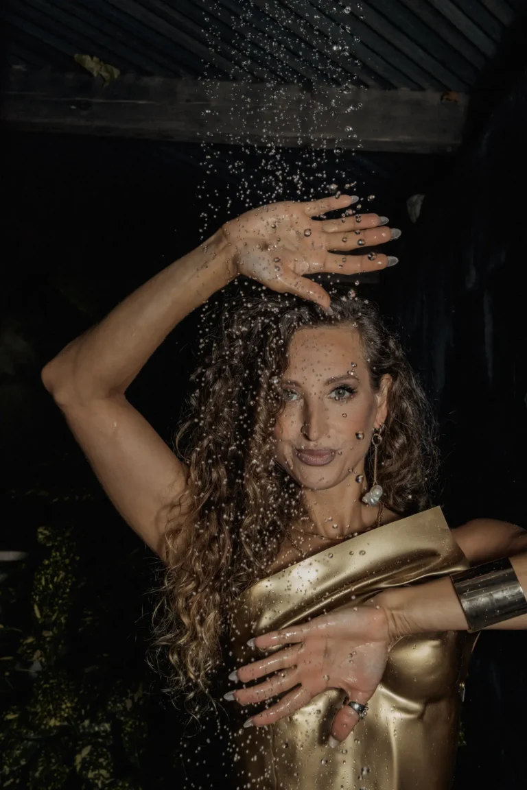 The Greek goddess — Wedding editorial by Polina Polsky for VOUS Magazine