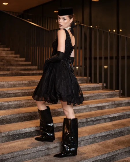 Aesthetics of the capital's silhouette — Fashion & Beauty editorial by Anna Putina for VOUS Magazine