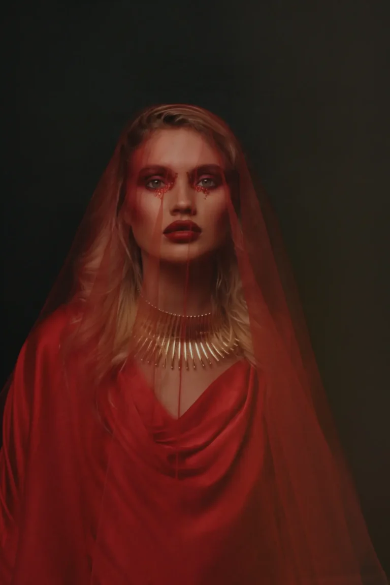Follow your heart — Beauty editorial by Екатерина Василевская for VOUS Magazine