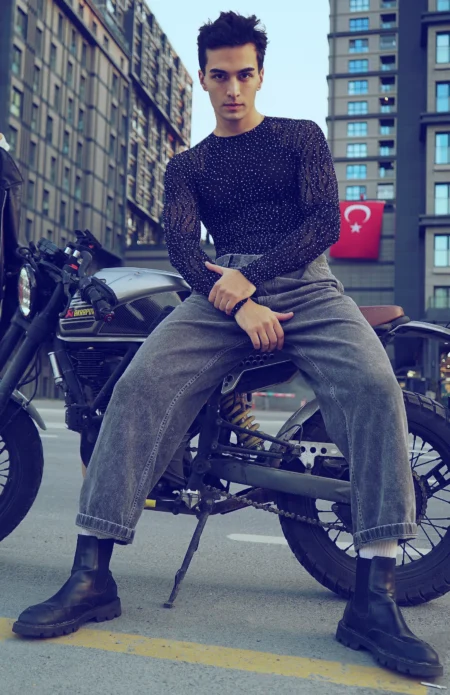 Wind of the city — Fine Men editorial by Sergio Maiis for VOUS Magazine