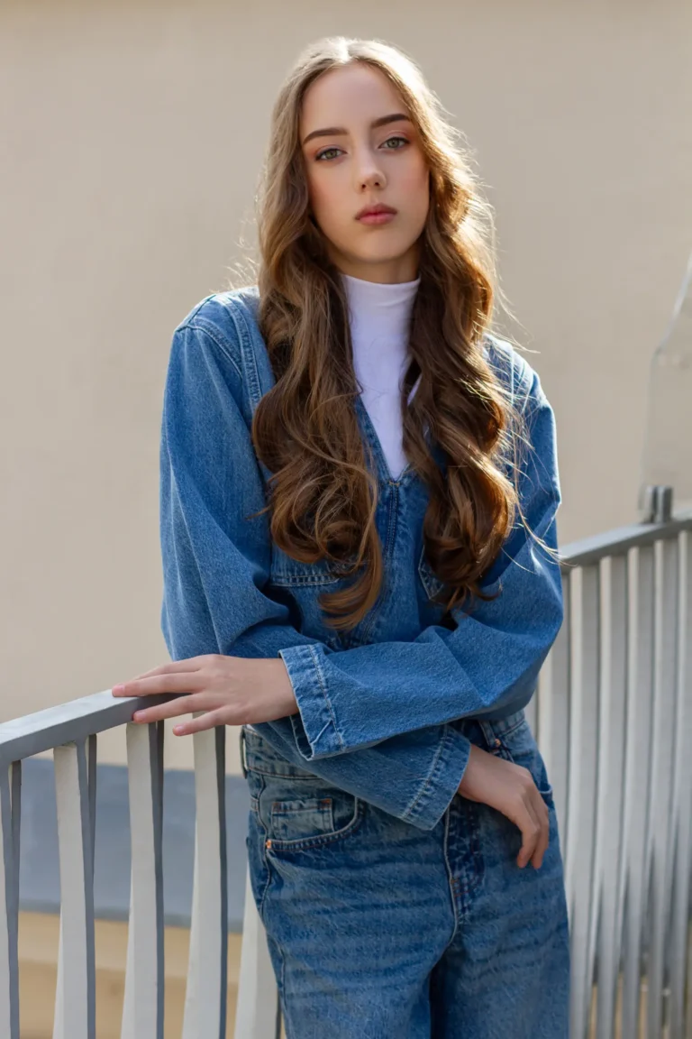 Mood — Teen editorial by Finegold Production for VOUS Magazine
