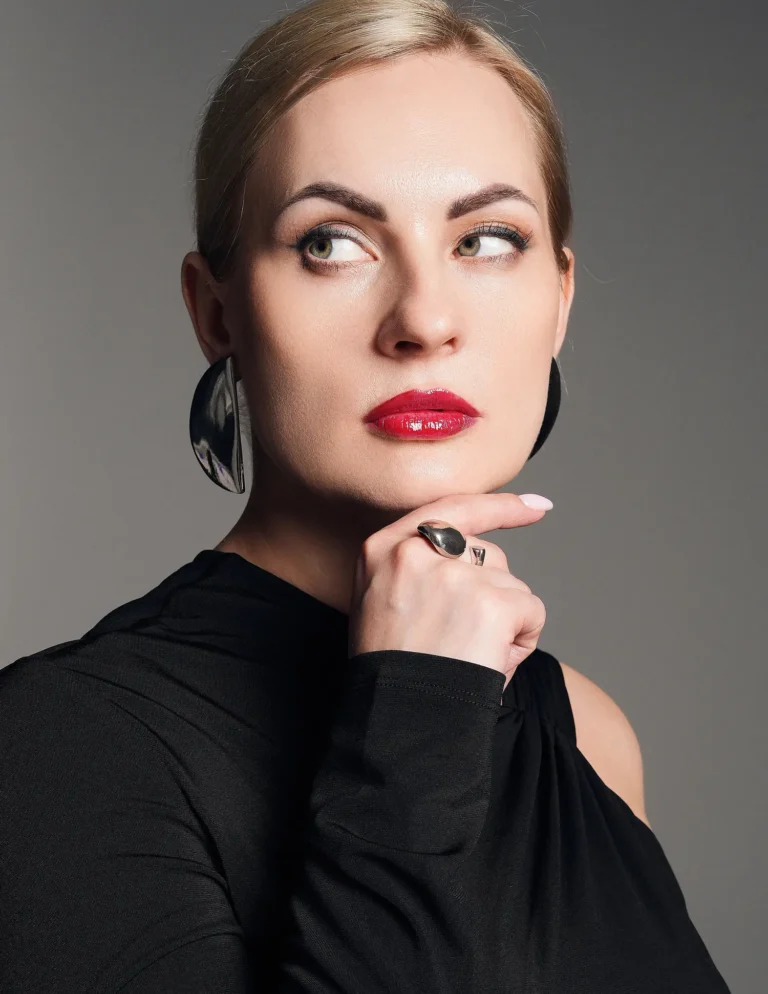 Tatyana — Fashion & Beauty editorial by Ksenia Belaya for VOUS Magazine