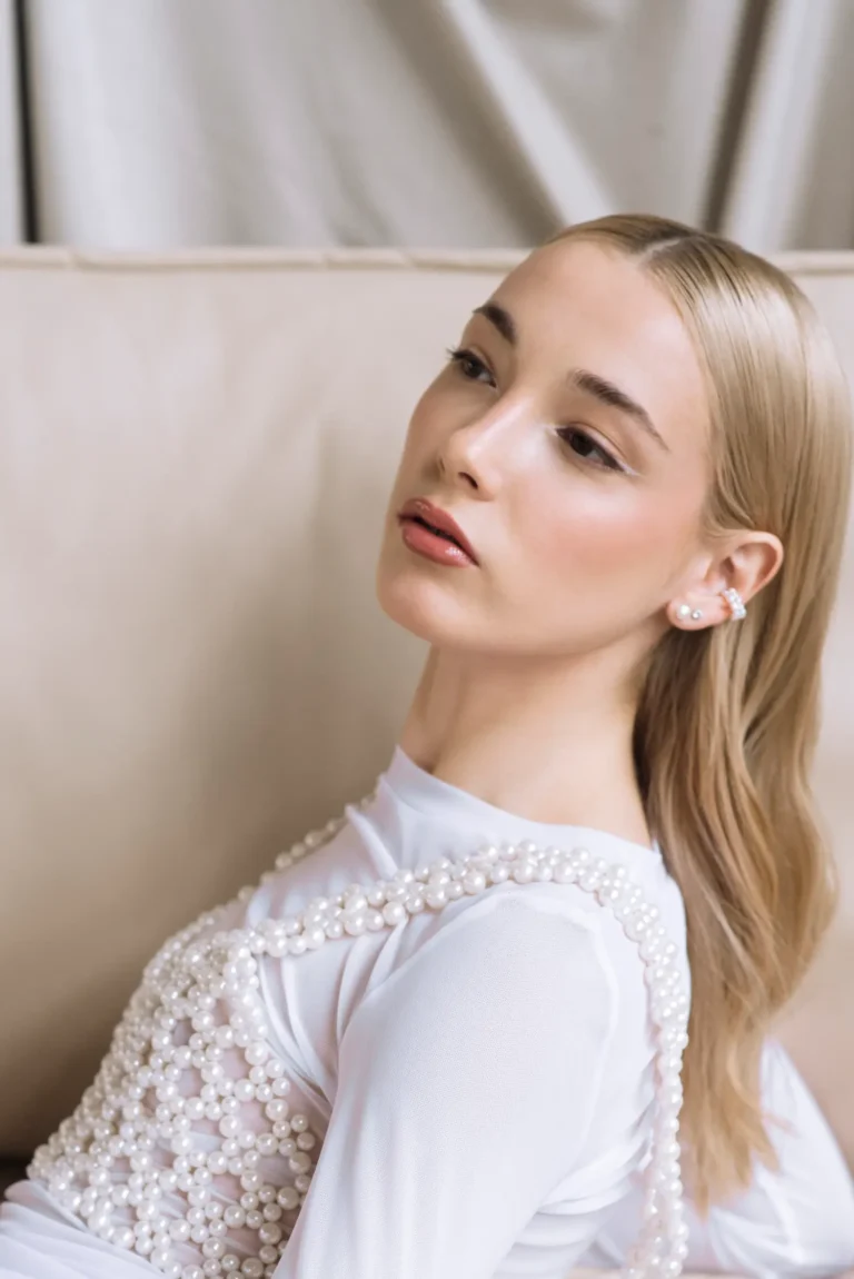 Bride’s morning — Wedding editorial by Nataliia Rozanova for VOUS Magazine