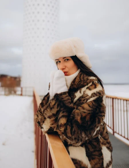 Winter walk — Portrait editorial by Оксана Феоктистова for VOUS Magazine