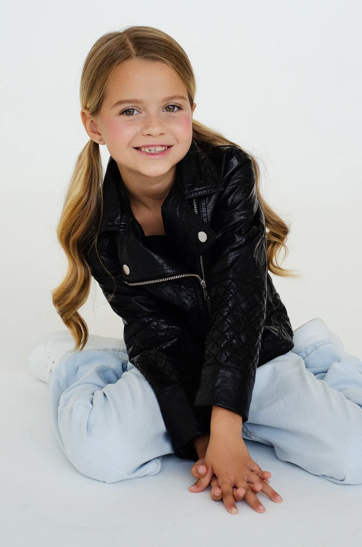 Agata, Superstar! — Teen editorial by Кристина Корнилова for VOUS Magazine