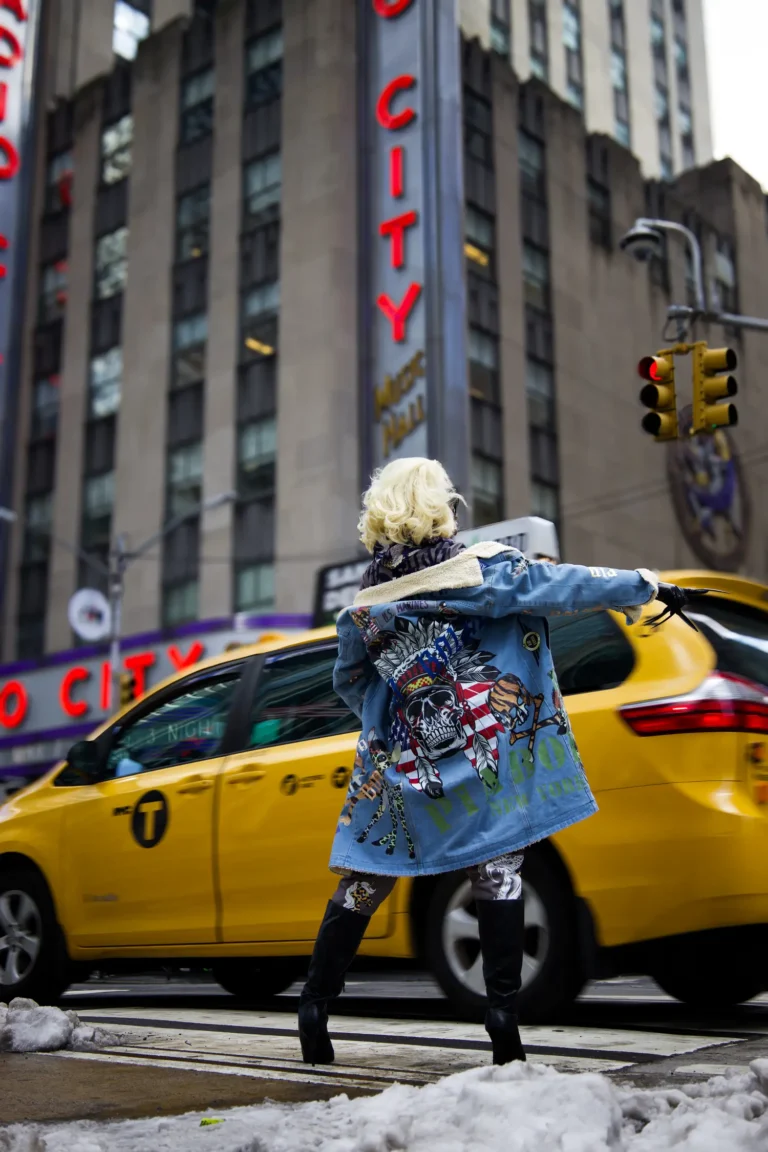 OLIVIA in New York — Fashion editorial by Nika Perez for VOUS Magazine
