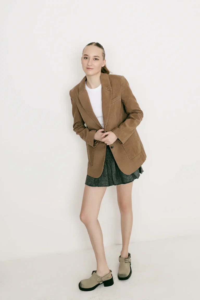 Valeria — Portrait editorial for VOUS Magazine