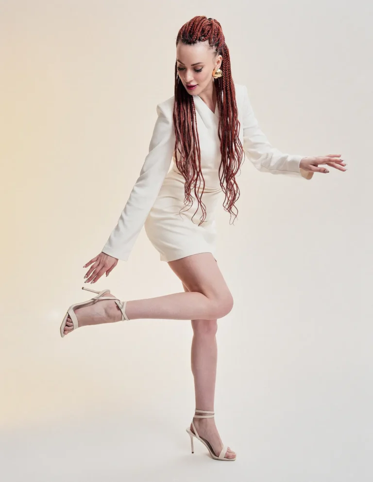Maryana — Fashion editorial for VOUS Magazine