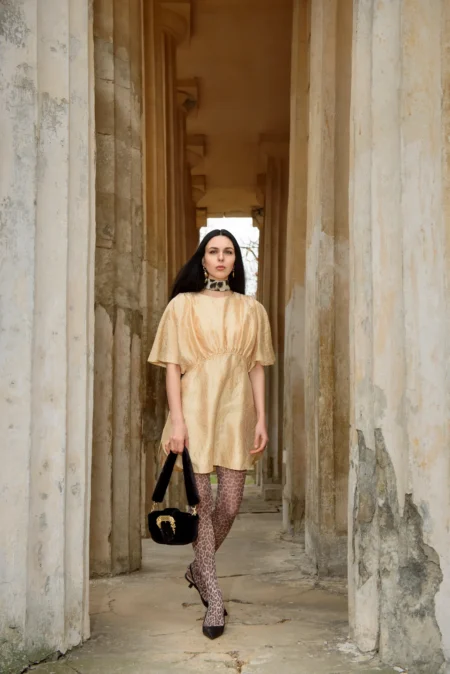 The elegant leopard — Portrait editorial by Rina Shed for VOUS Magazine