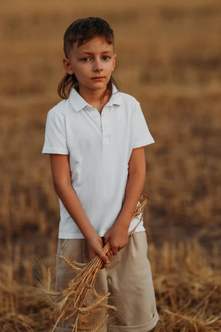 August in the field — Teen editorial by Inessa Yurovskikh for VOUS Magazine