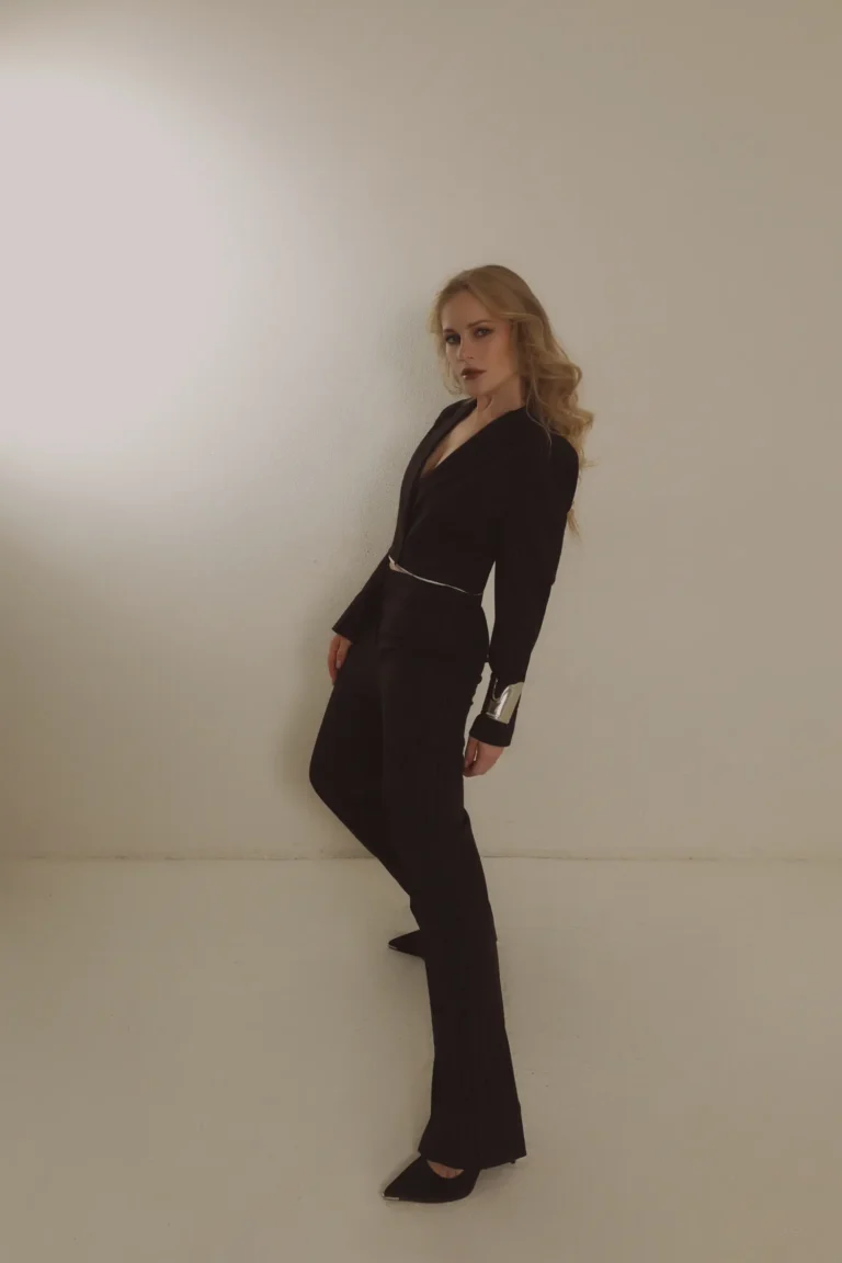 Maria — Fashion editorial for VOUS Magazine