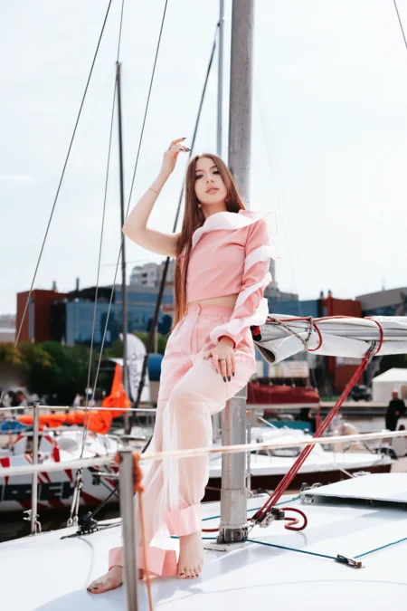 Wind and waves — Portrait editorial by Elena Alenskaya for VOUS Magazine