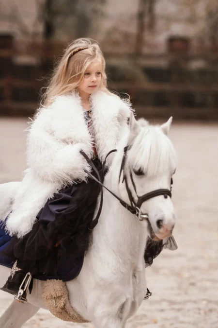Horse ride — Teen editorial by @Foto_vansant for VOUS Magazine
