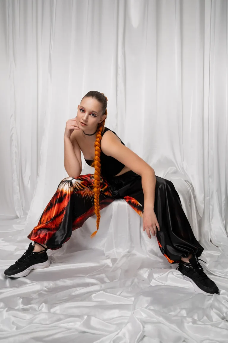 Tiger Energy: a stylish girl with animal vibes — Beauty editorial by Elizaveta Kirillova for VOUS Magazine