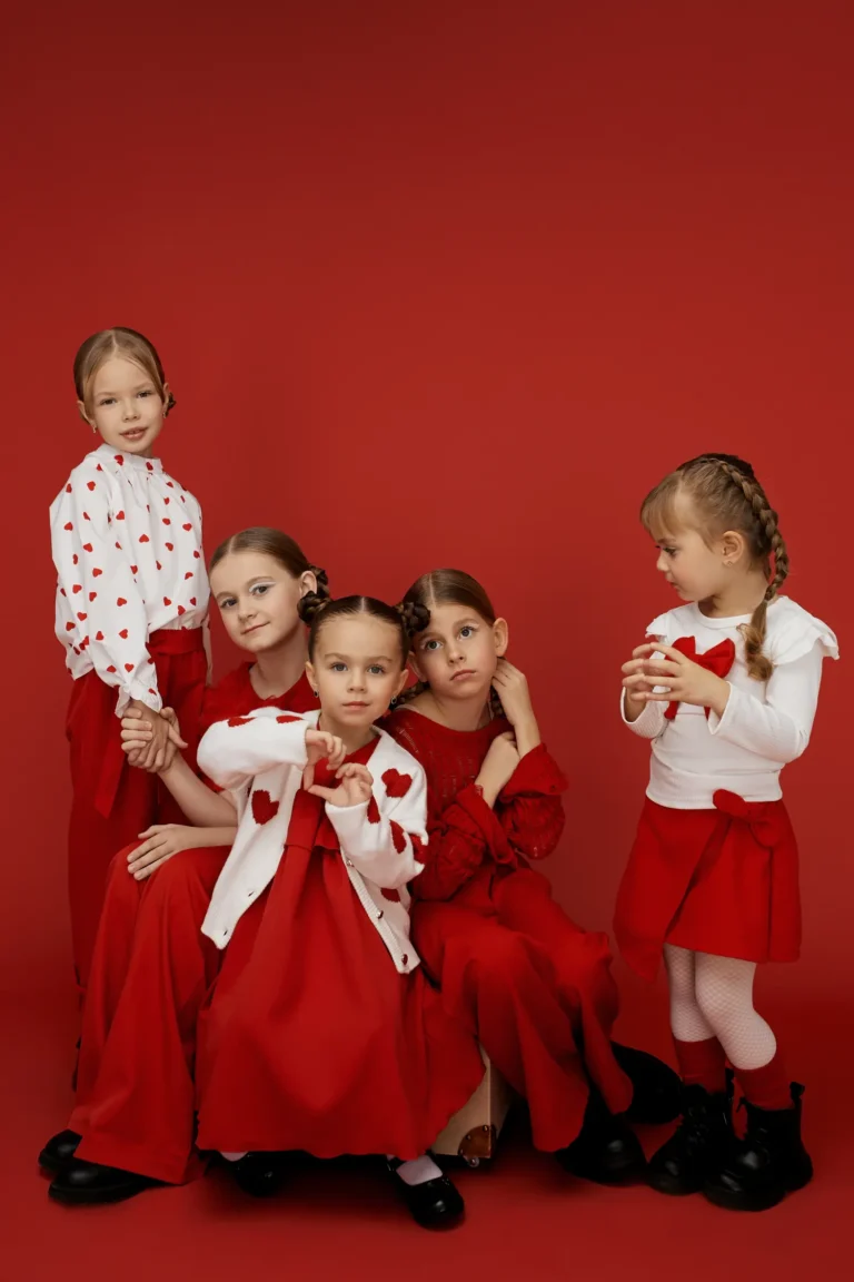 The warmth of little hearts — Teen editorial by Anna Volodina for VOUS Magazine