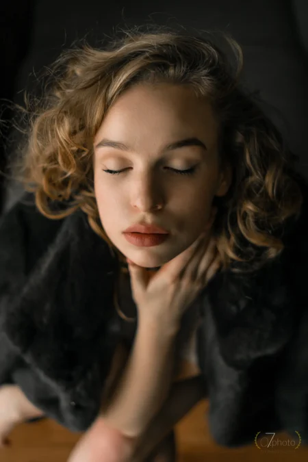 Chiaroscuro: A Portrait of Anastasiav — Portrait editorial for VOUS Magazine
