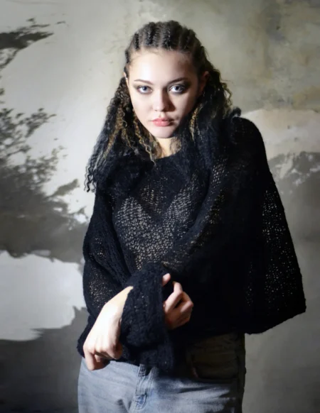 Grunge Babe — Fashion editorial by Angela Kuzmina for VOUS Magazine