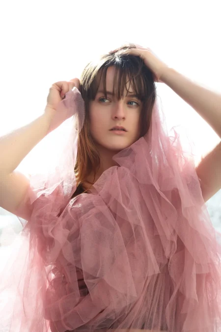 Pink afternoon — Portrait editorial by Francesca Ricciardi for VOUS Magazine