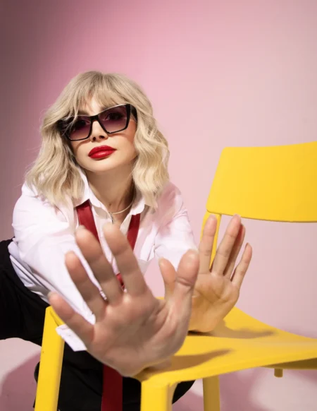 Fashionable office style — Beauty editorial by Nataly Komarova for VOUS Magazine