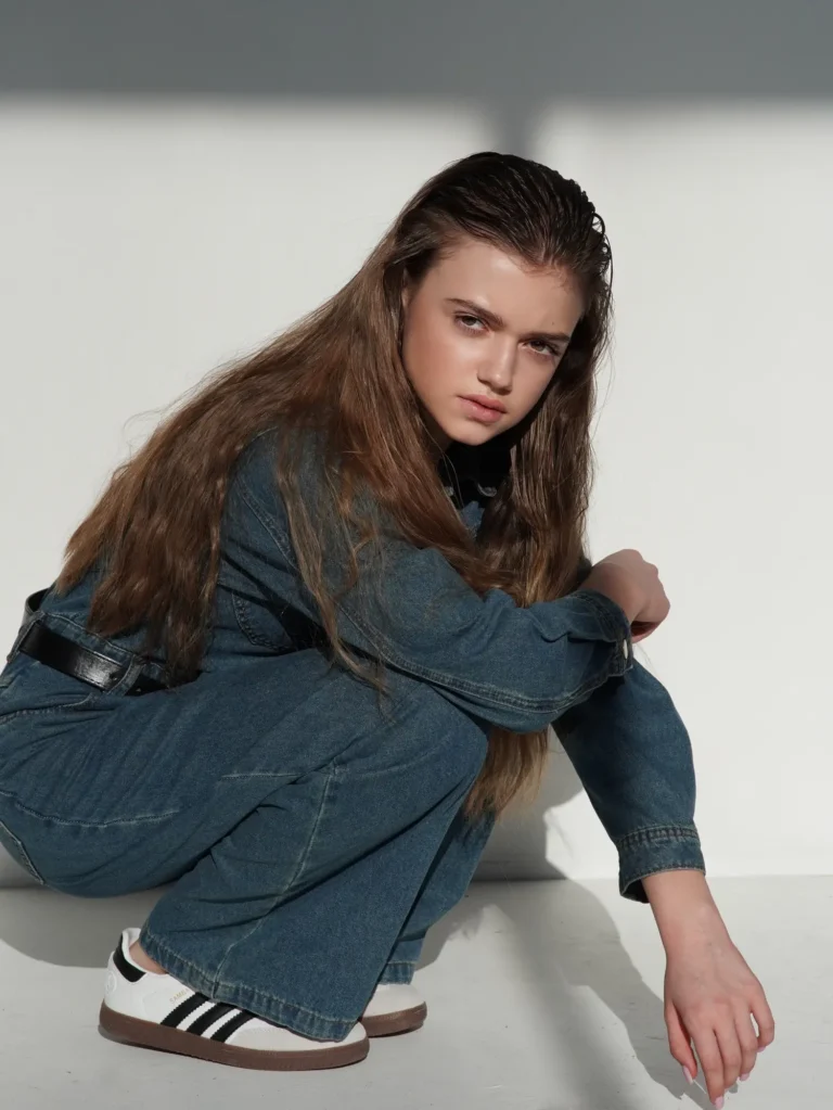 Models' Group — Teen editorial by Кристина Юдина for VOUS Magazine