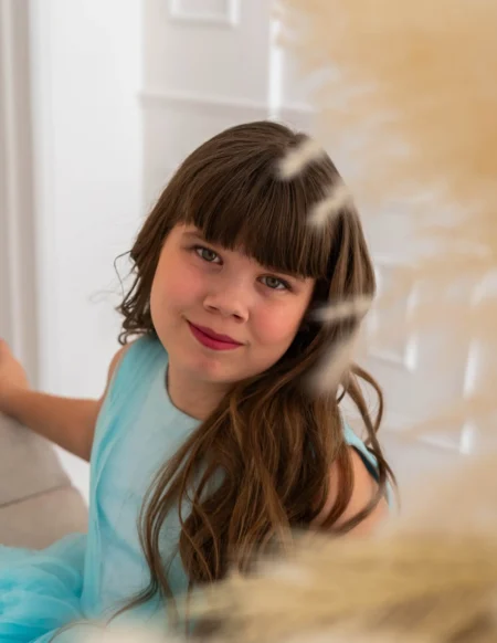 Spring Inspiration in a Child's Hands — Teen editorial by Нина Выдрина for VOUS Magazine