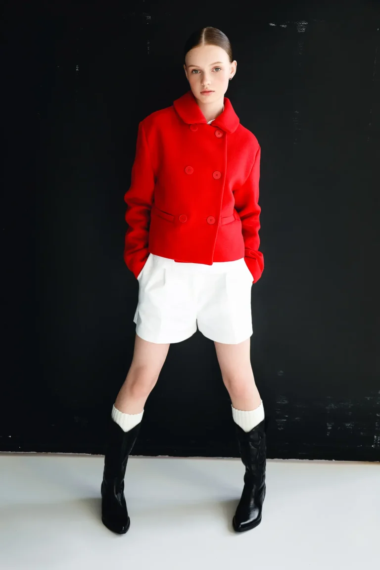 Darina — Fashion editorial by Emilia Smekalova for VOUS Magazine