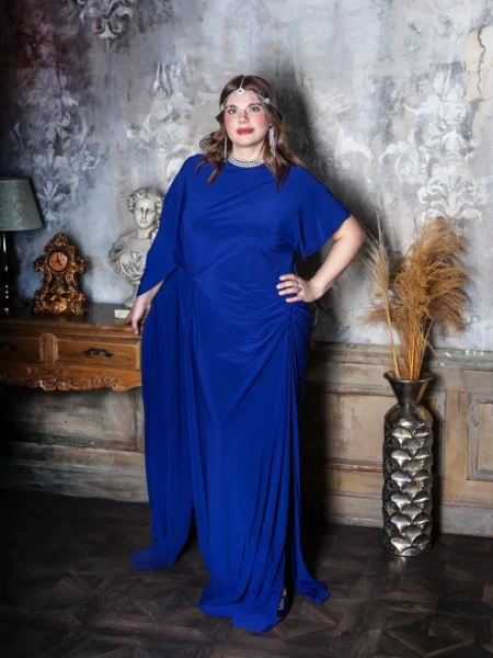 Fashion in Royal Blue — Portrait editorial by Igor Panchenko for VOUS Magazine