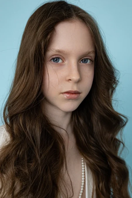 Model Eva — Teen editorial by Анастасия Филь for VOUS Magazine