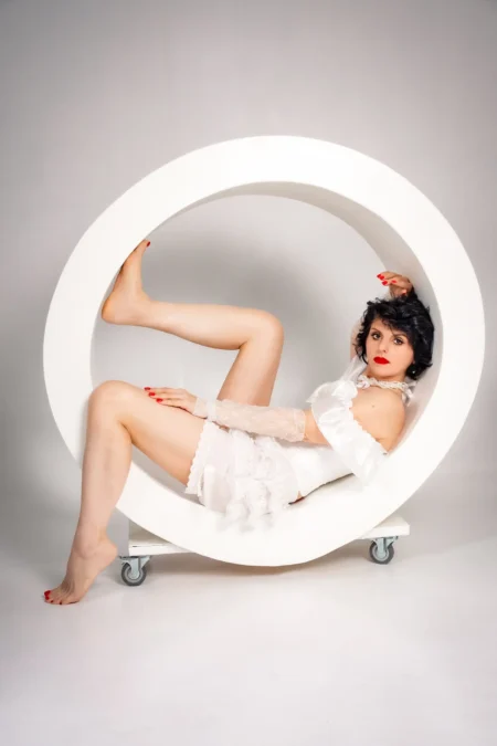 Vintage — Fashion editorial by Olga Bavilkina for VOUS Magazine