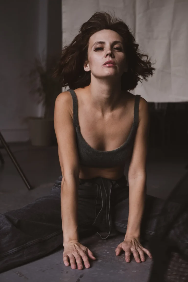 A Pensive, Strong Woman — Fashion editorial by Анастасия Печерск for VOUS Magazine