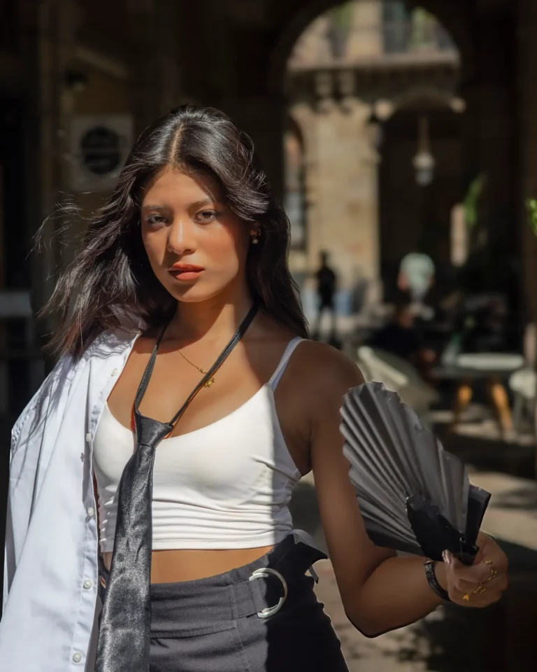 Ashley in Barcelona — Street editorial by Ernest Siles for VOUS Magazine