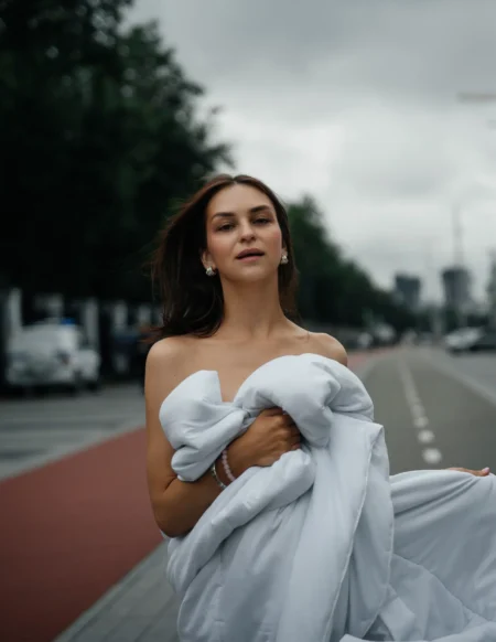 В мире, где все летит, я выбрала медленно закутываться в покой — photographed by Tatiana Lapshova for VOUS Magazine, September 2026 Fashion edition