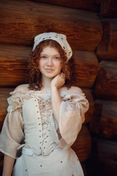 Деревянное зодчество и прелестная девушка — photographed by Дударева Наталия for VOUS Magazine, September 2026 Teen edition